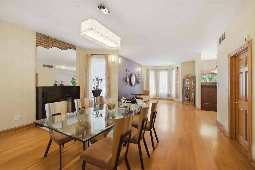 4507 South Prairie Avenue Chicago IL 60653