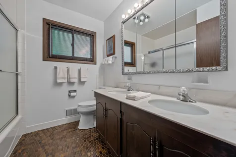 40 Fairview Avenue Deerfield IL 60015