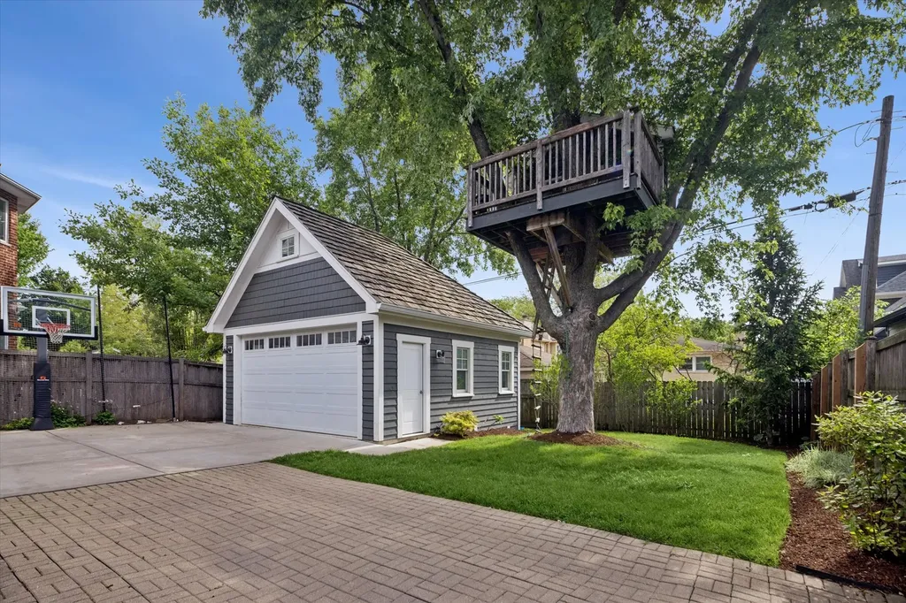 211 South Monroe Street Hinsdale IL 60521