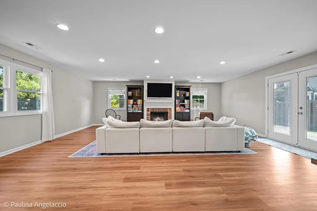 5547 South Bruner Street Hinsdale IL 60521