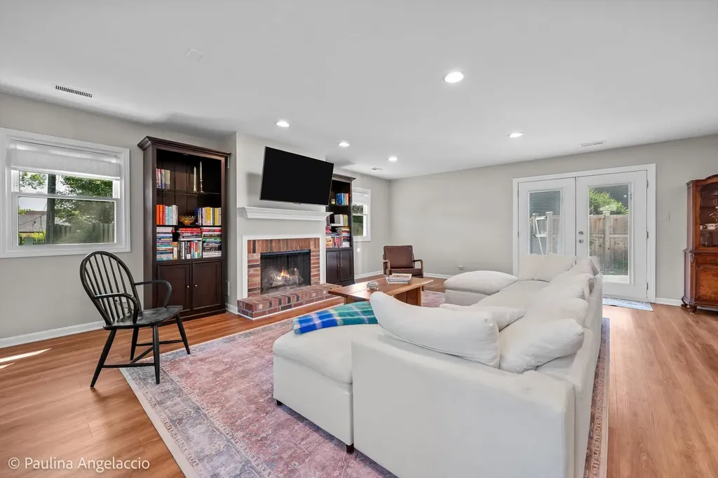 5547 South Bruner Street Hinsdale IL 60521