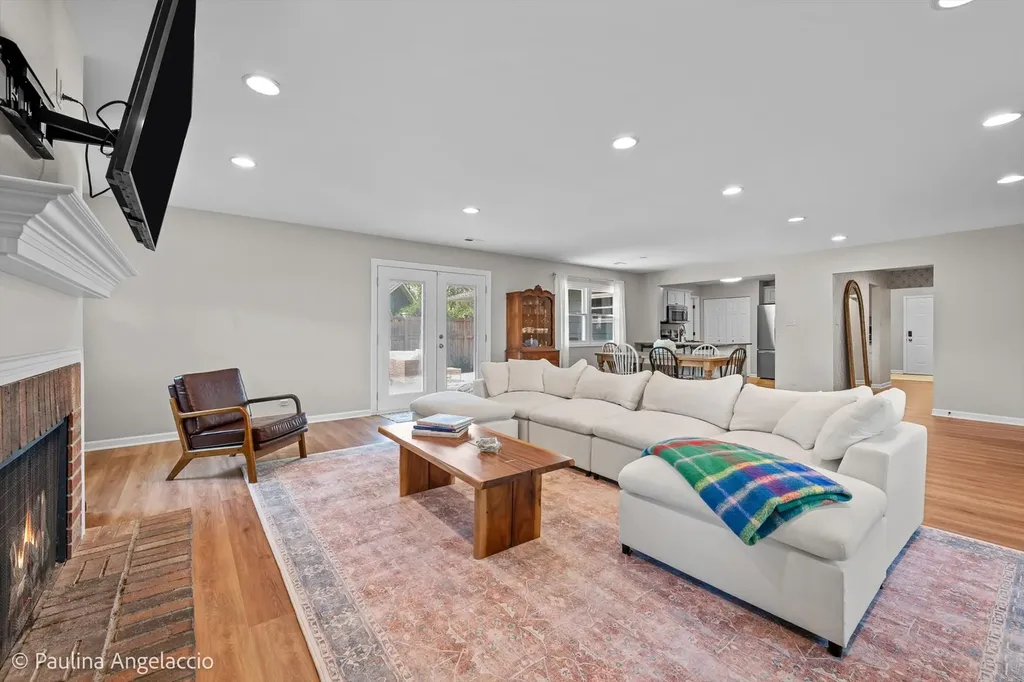 5547 South Bruner Street Hinsdale IL 60521