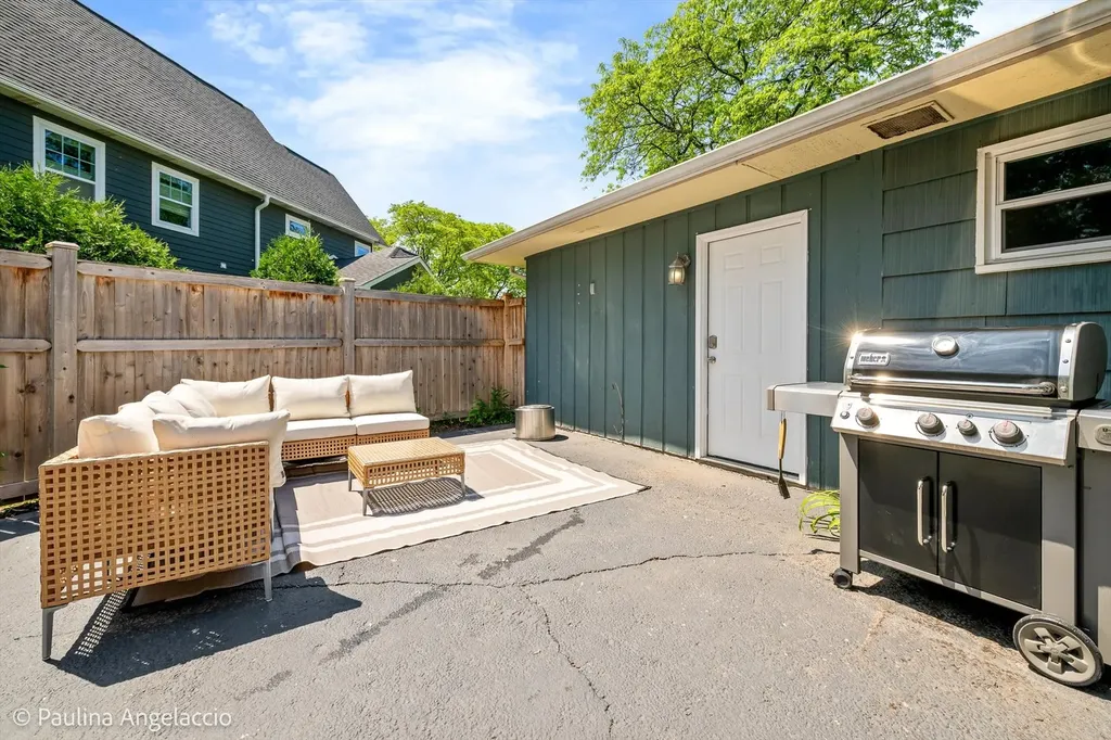 5547 South Bruner Street Hinsdale IL 60521