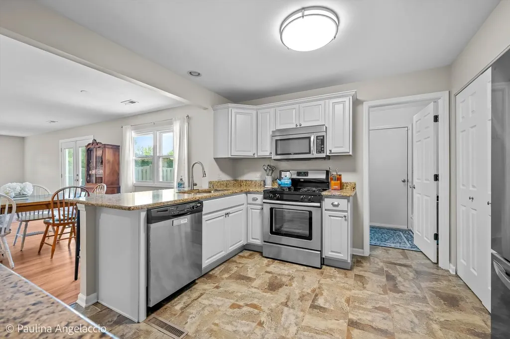 5547 South Bruner Street Hinsdale IL 60521
