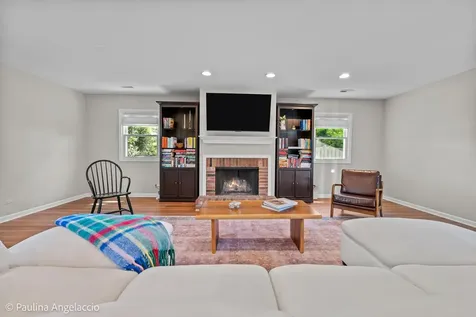 5547 South Bruner Street Hinsdale IL 60521