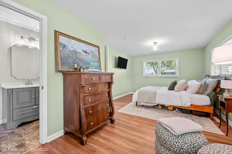 5547 South Bruner Street Hinsdale IL 60521