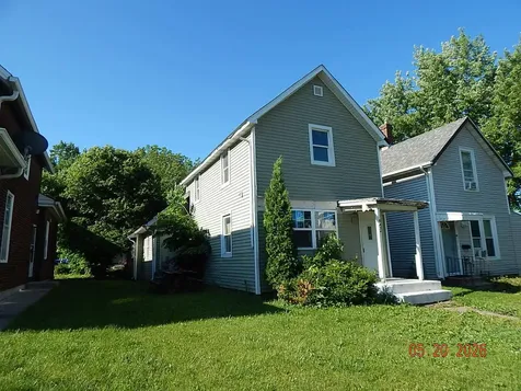 2426 5TH Avenue Moline IL 61265