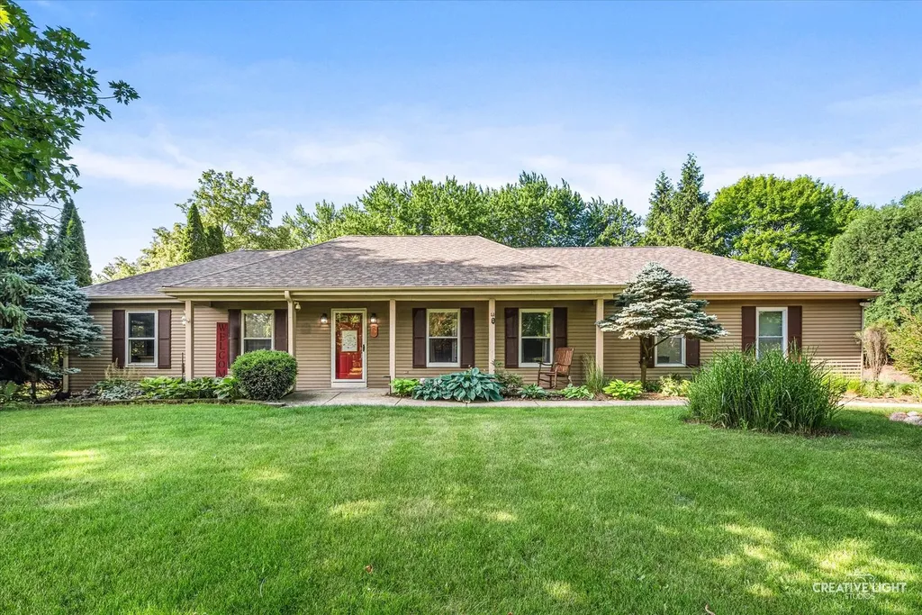 44W043 Fox Wilds Drive St. Charles IL 60175