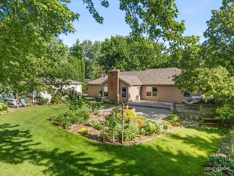 44W043 Fox Wilds Drive St. Charles IL 60175