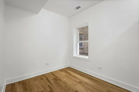 3934 North Sawyer Avenue Chicago IL 60618