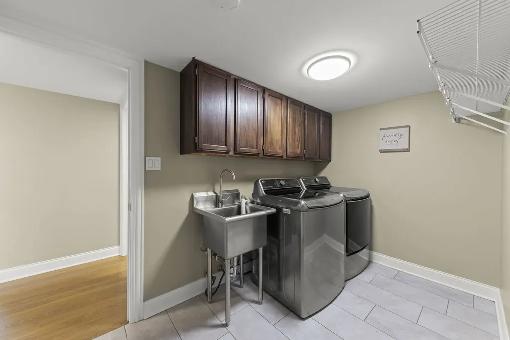 17652 Crestview Court Orland Park IL 60467