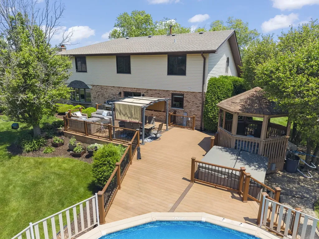 17652 Crestview Court Orland Park IL 60467
