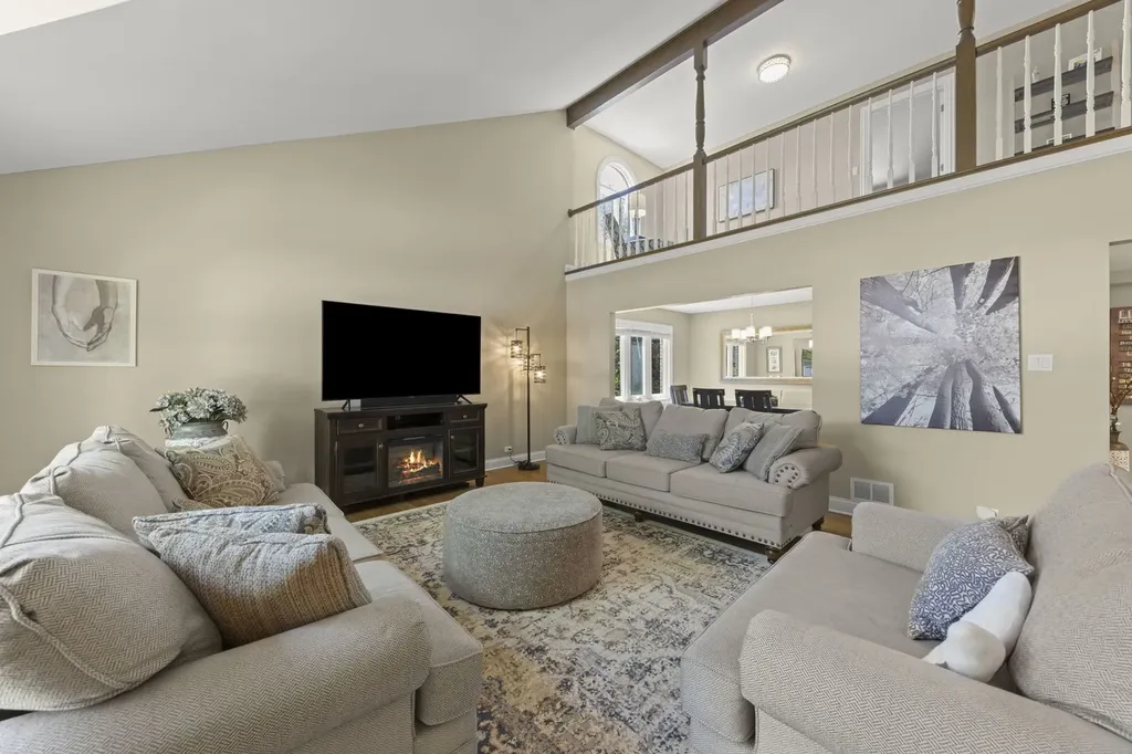 17652 Crestview Court Orland Park IL 60467