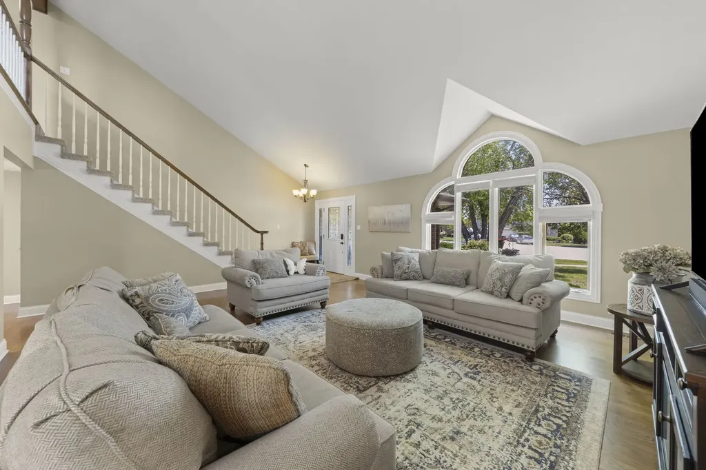 17652 Crestview Court Orland Park IL 60467