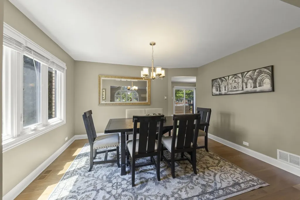 17652 Crestview Court Orland Park IL 60467