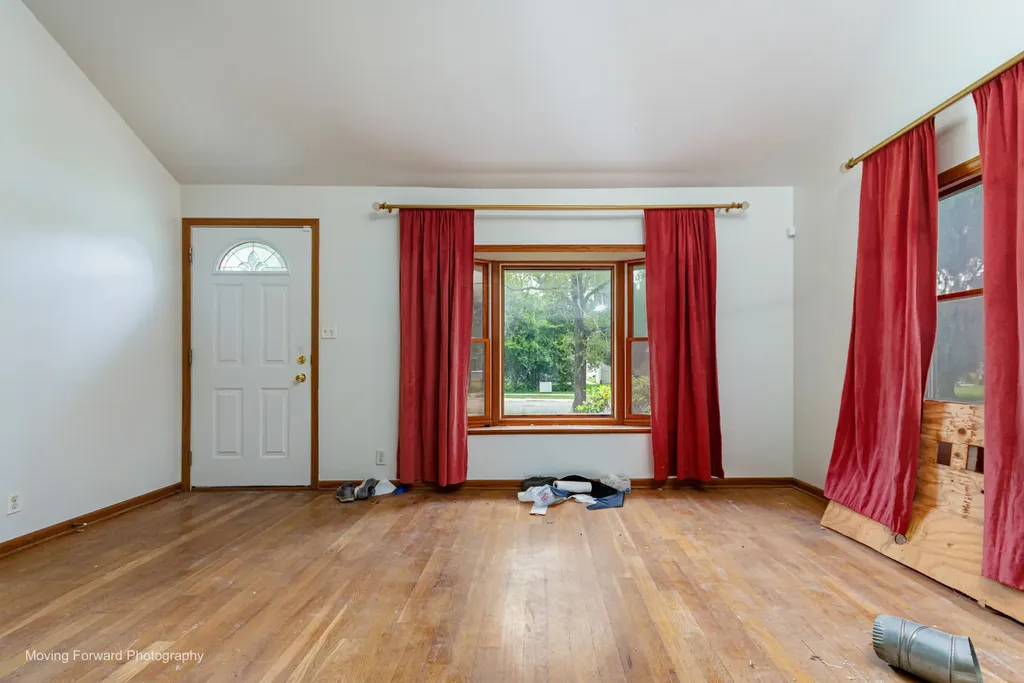 827 North Loomis Street Naperville IL 60563