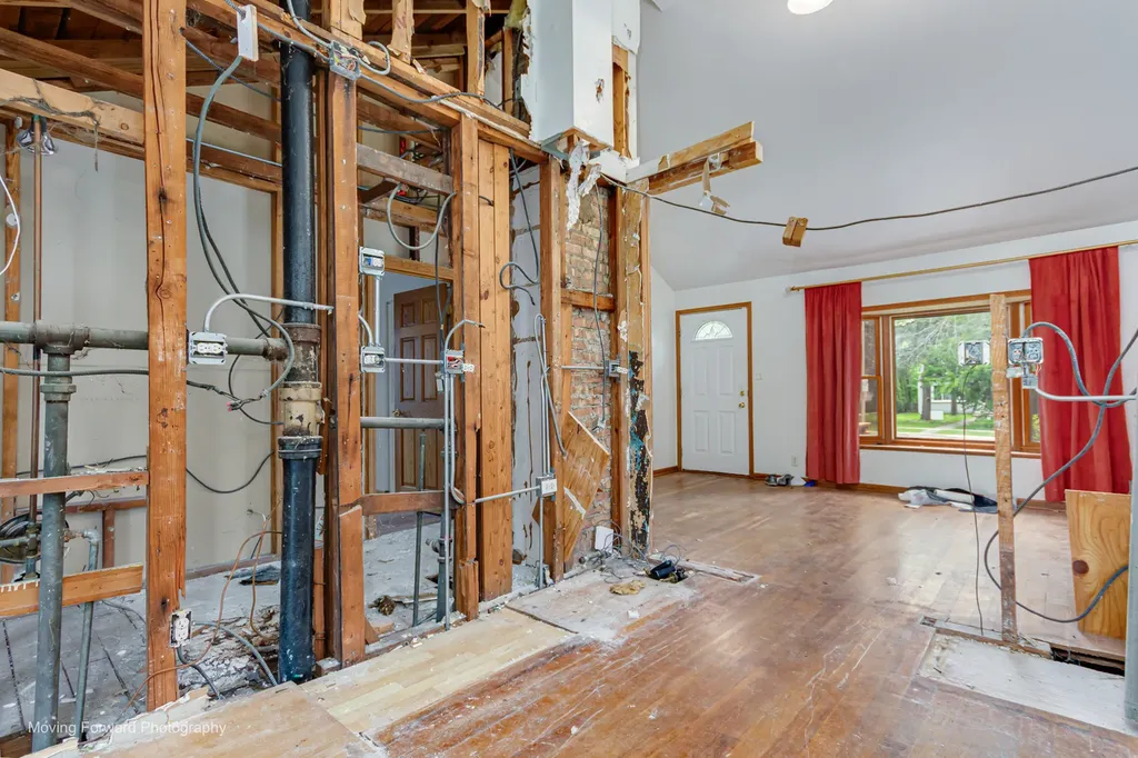 827 North Loomis Street Naperville IL 60563