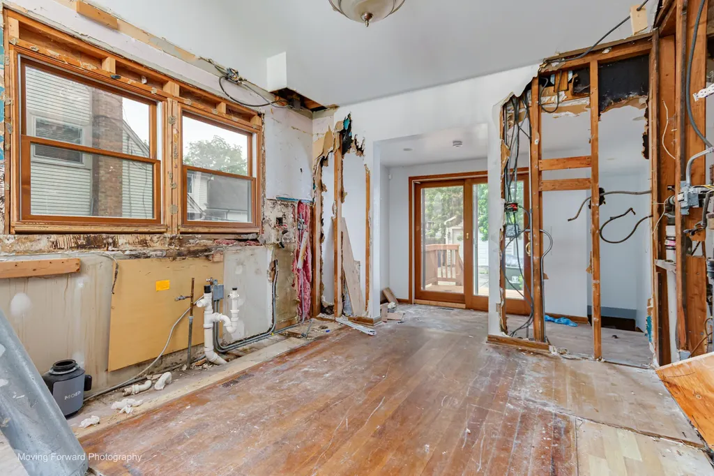 827 North Loomis Street Naperville IL 60563