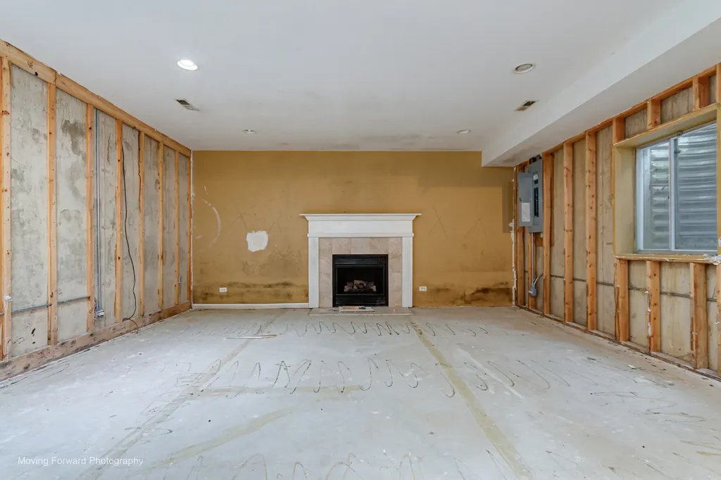 827 North Loomis Street Naperville IL 60563