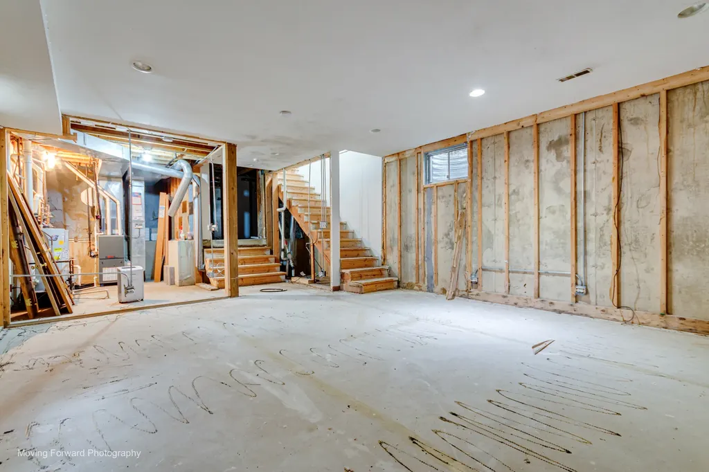 827 North Loomis Street Naperville IL 60563