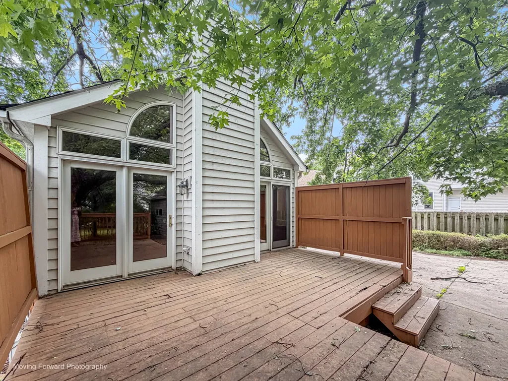 827 North Loomis Street Naperville IL 60563