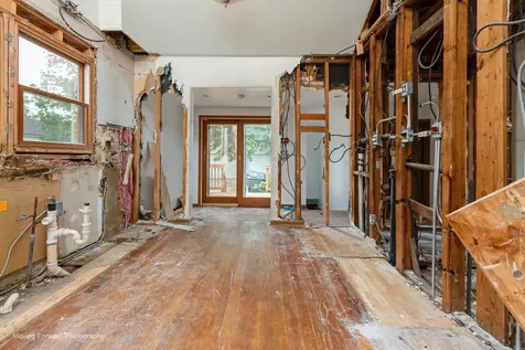 827 North Loomis Street Naperville IL 60563