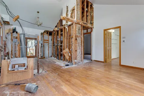 827 North Loomis Street Naperville IL 60563
