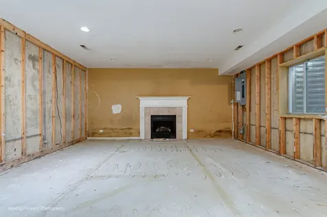 827 North Loomis Street Naperville IL 60563