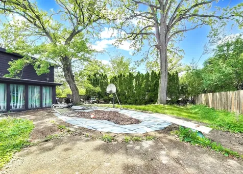2617 Summit Avenue Highland Park IL 60035