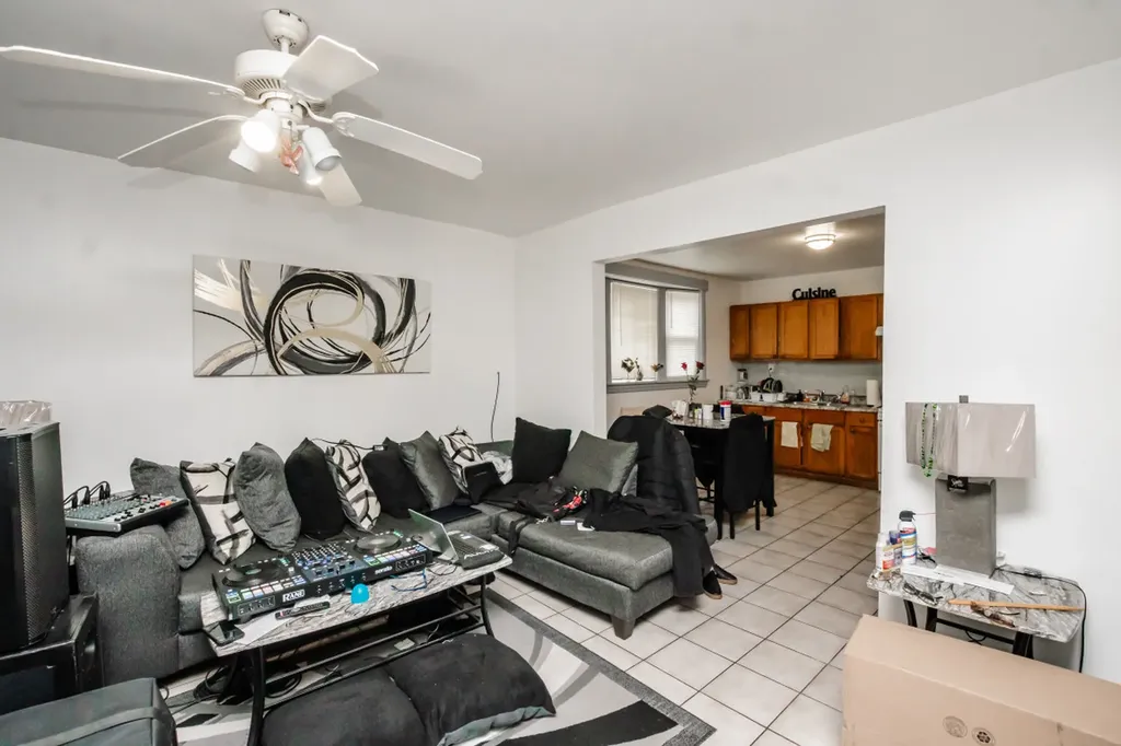 3417 West Evergreen Avenue Chicago IL 60651
