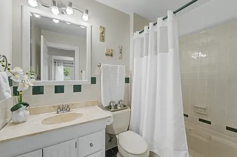 1350 Nottingham Lane Hoffman Estates IL 60169