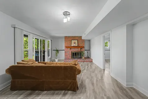 1350 Nottingham Lane Hoffman Estates IL 60169