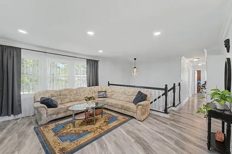 1350 Nottingham Lane Hoffman Estates IL 60169