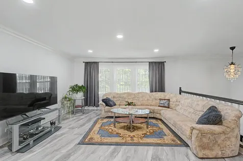 1350 Nottingham Lane Hoffman Estates IL 60169