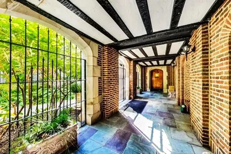 6334 North Sheridan Road Chicago IL 60660