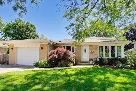 905 South School Street Mount Prospect IL 60056
