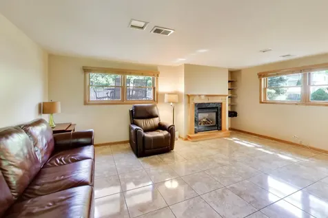 905 South School Street Mount Prospect IL 60056