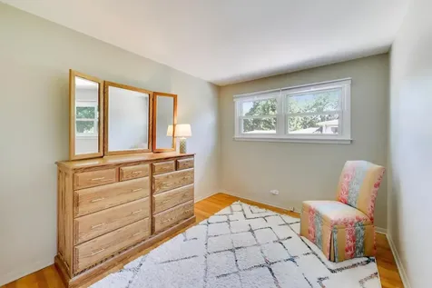 905 South School Street Mount Prospect IL 60056