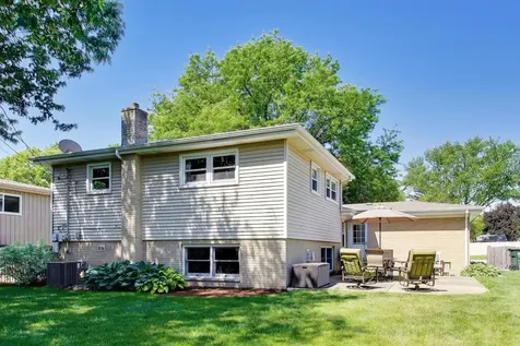 905 South School Street Mount Prospect IL 60056