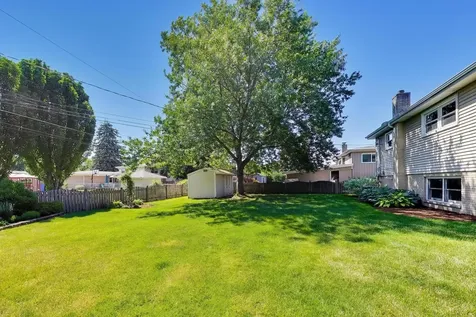 905 South School Street Mount Prospect IL 60056