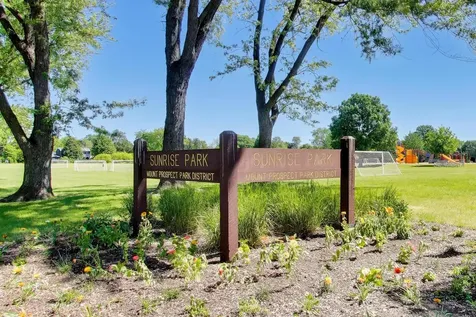 905 South School Street Mount Prospect IL 60056