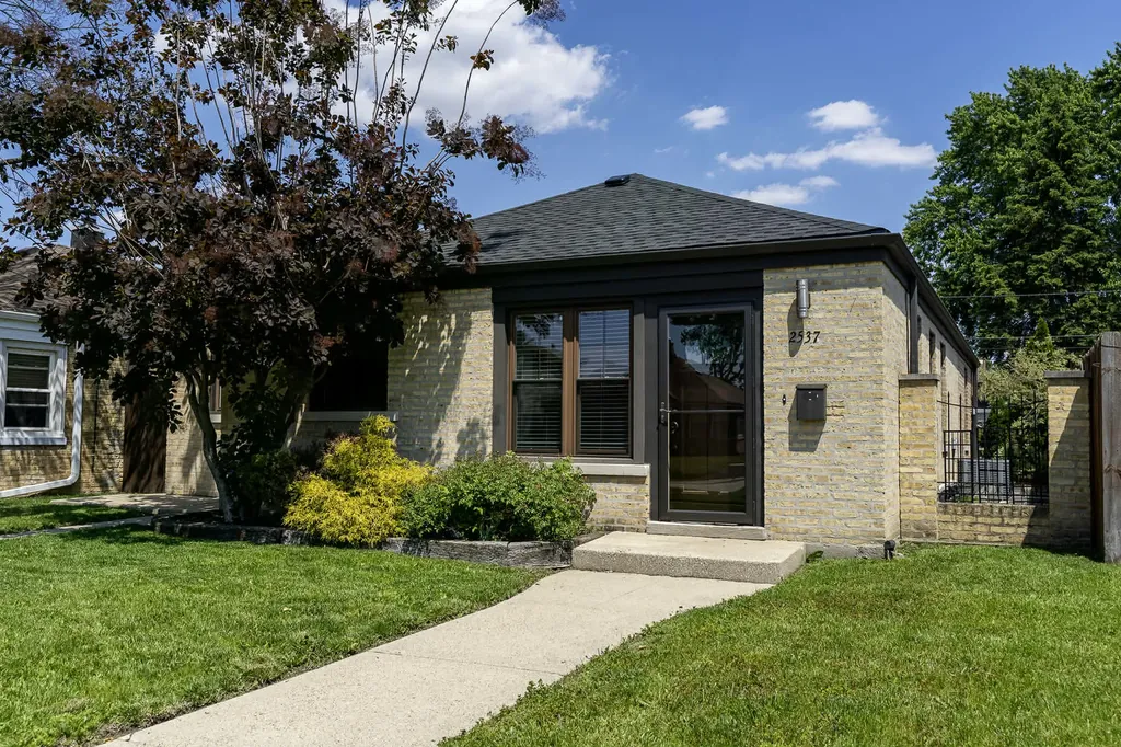 2537 Willow Street Franklin Park IL 60131