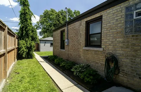 2537 Willow Street Franklin Park IL 60131