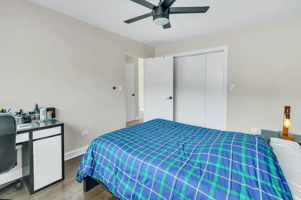 1657 West Farwell Avenue Chicago IL 60626