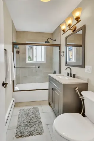 1657 West Farwell Avenue Chicago IL 60626