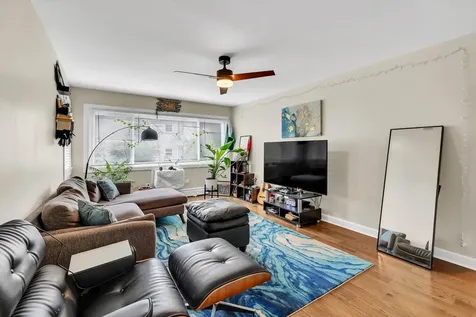 1657 West Farwell Avenue Chicago IL 60626