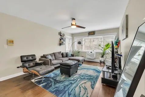 1657 West Farwell Avenue Chicago IL 60626