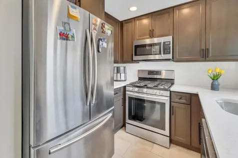 1657 West Farwell Avenue Chicago IL 60626
