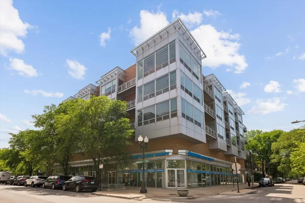 3920 North Sheridan Road Chicago IL 60613