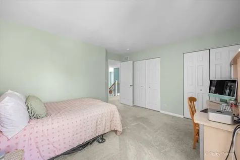 142 Augusta Lane Cary IL 60013